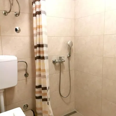 Apartment Lily Neum