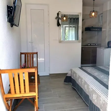 Lily Apartment