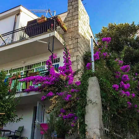 Διαμέρισμα Lily Neum