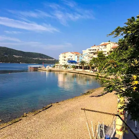 Apartment Lily Neum